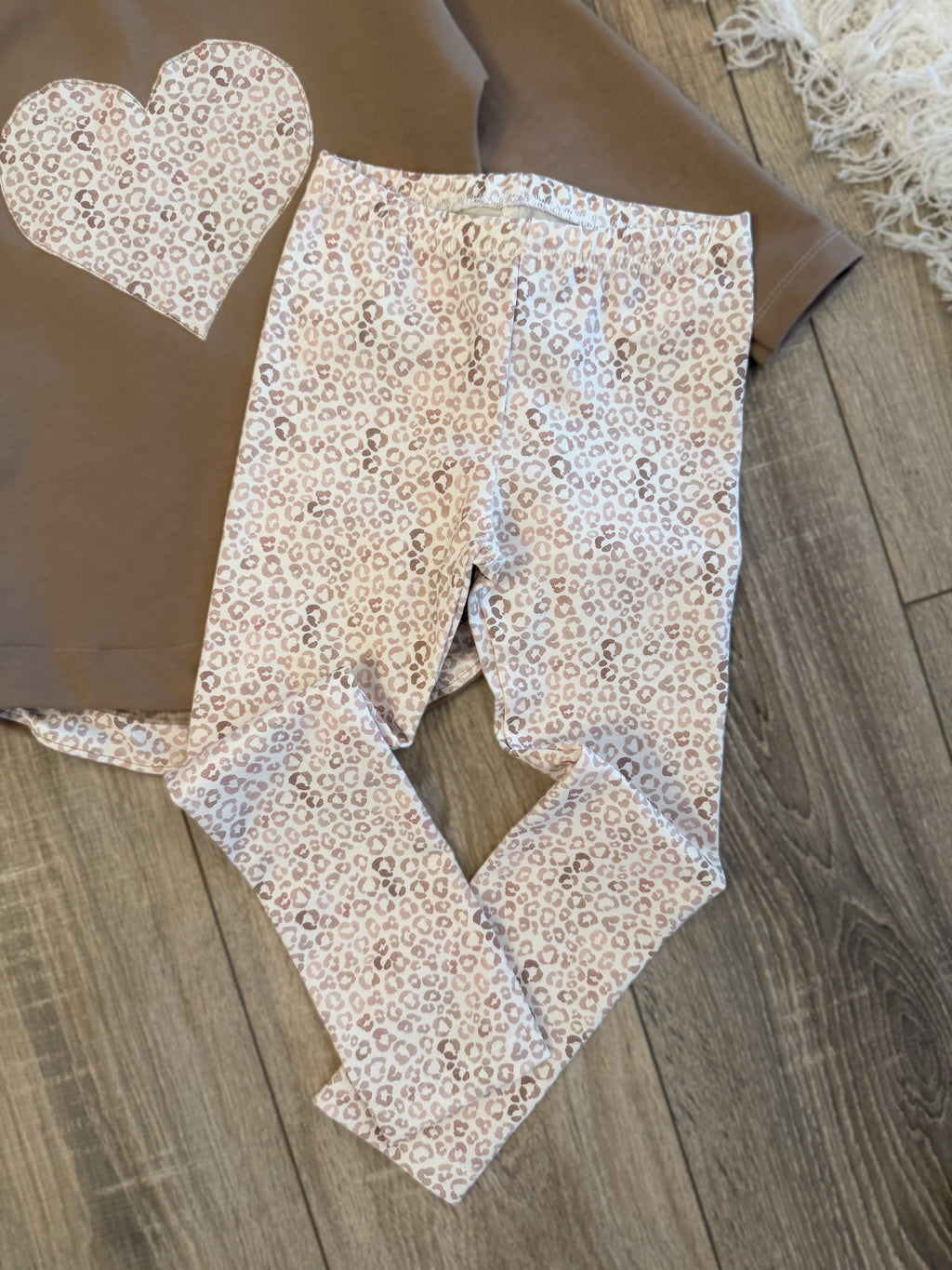 Pullover & Leggins Set - Gr. 104 - Leo/Taupe