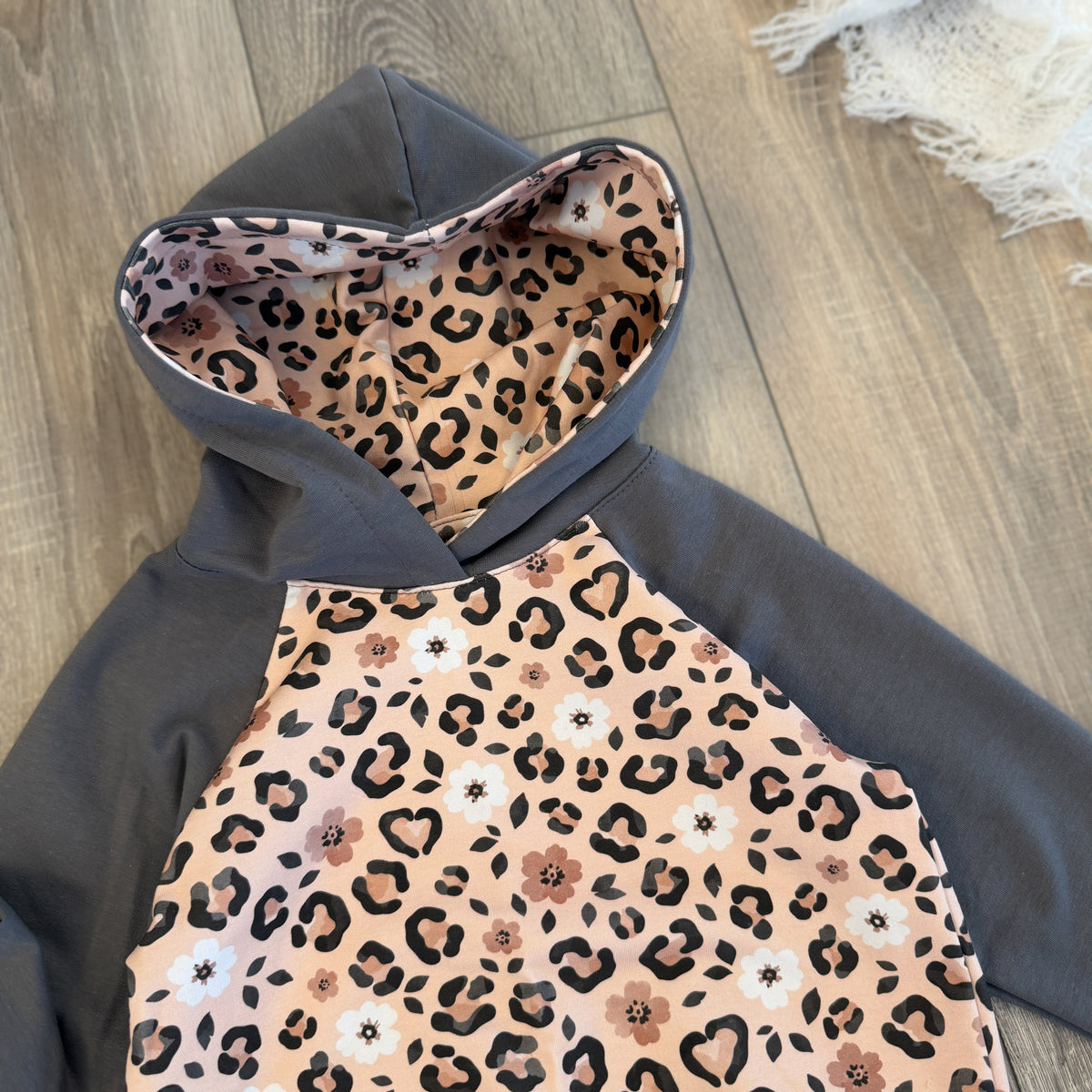 Raglan Hoodie - Gr. 98 - Leo