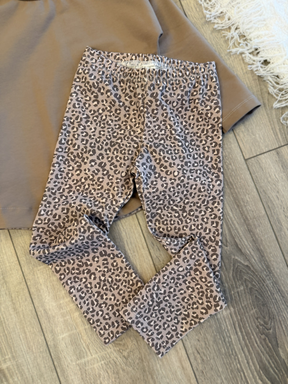 Pullover & Leggins Set - Gr. 98 - Leo/Taupe