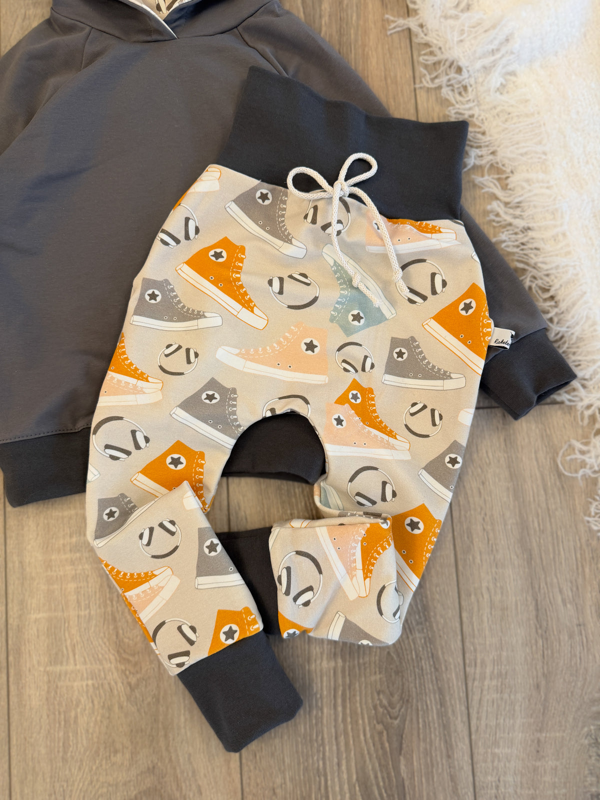 Raglan Hoodie & Pumphose Set - Gr. 110 - Sneaker