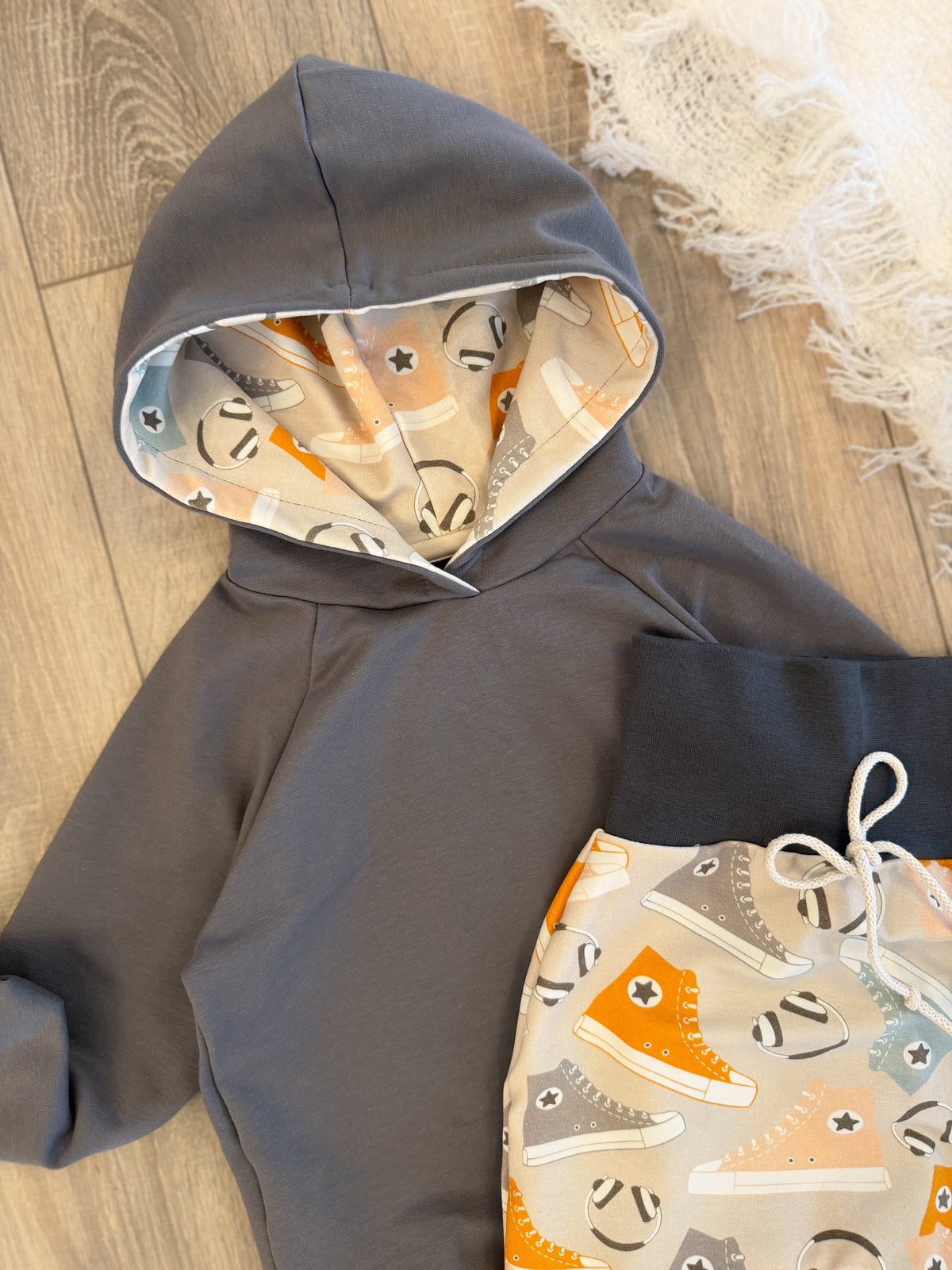 Raglan Hoodie & Pumphose Set - Gr. 110 - Sneaker